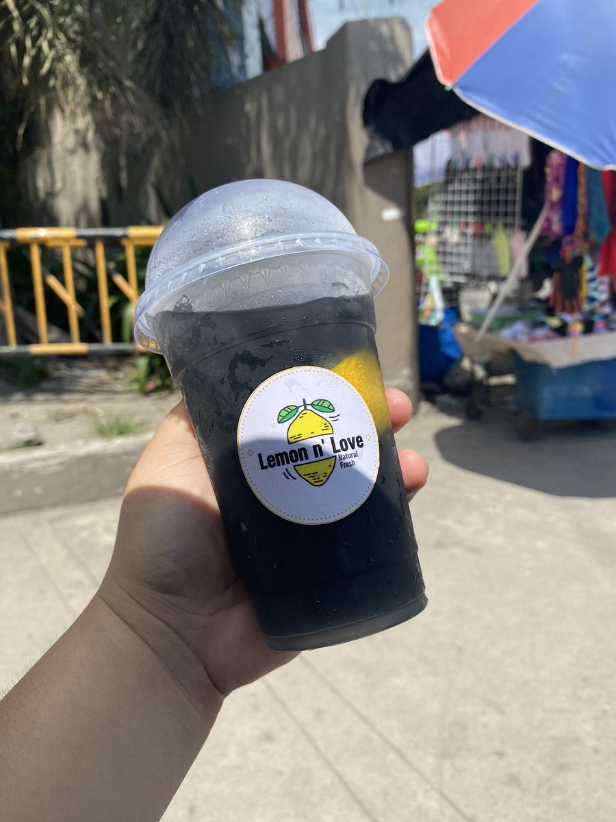 susvinticus's tweet photo. Another Lemonade craze for the Gensan People! Pirti nalang jud ka barato! For only 49.00 (Medium Size) + their lemonades comes with different flavvs. Located where? In front of GMall, katabi lang ng BPI-J. Catolico Sr. Ave and a Phone Shop. https://t.co/E3ULL09vW9