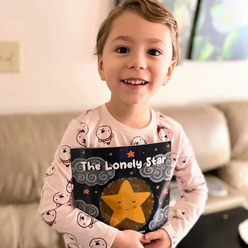 divz1996's tweet photo. I'm so excited to announce about  a new book I got to work on . 😍🪄✨ the book is written  by lovely  author Mini Prensa . 
The lonely star is a cute heart-warming bedtime story.

#booklaunch  #book #art #childrensbooks  #kidlitart #illustration #illustrator #kidsbooks https://t.co/4xM9xRxkQe