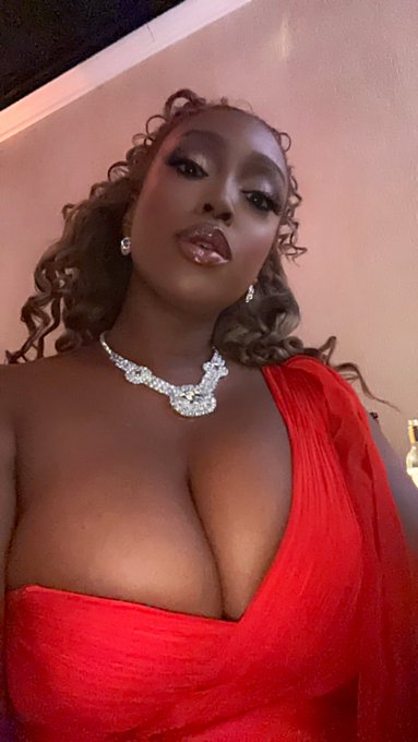 It&rsquo;s Tuesday! The girls got a chance to shine over the weekend. Ovulation titties. #tittytuesday https://t<a href="/tag/tittytuesday"class="tags"><span>#tittytuesday</span></a>