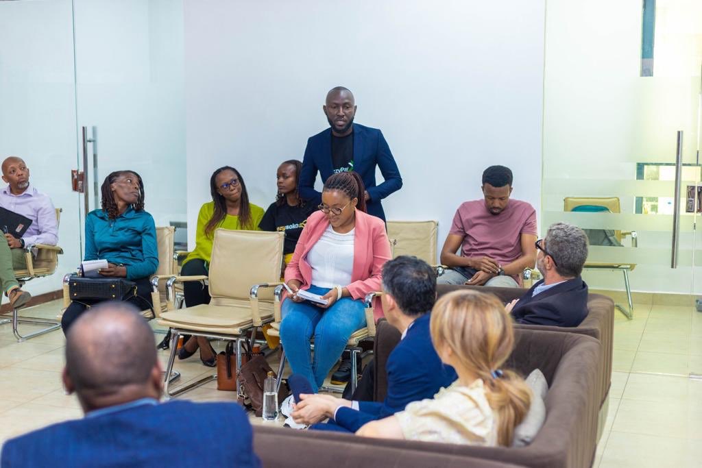 HajlaouiNabil's tweet photo. French Embassy supports innovation hubs in 3 Tanzanian universities. Young students have pitched me their start-up plans during my visit at incubator Sahara Ventures. Fully committed to support entrepreneurship in Tanzania !
#innoversityproject #saharaventures #entrepreneurship https://t.co/6dPKkm1jIM