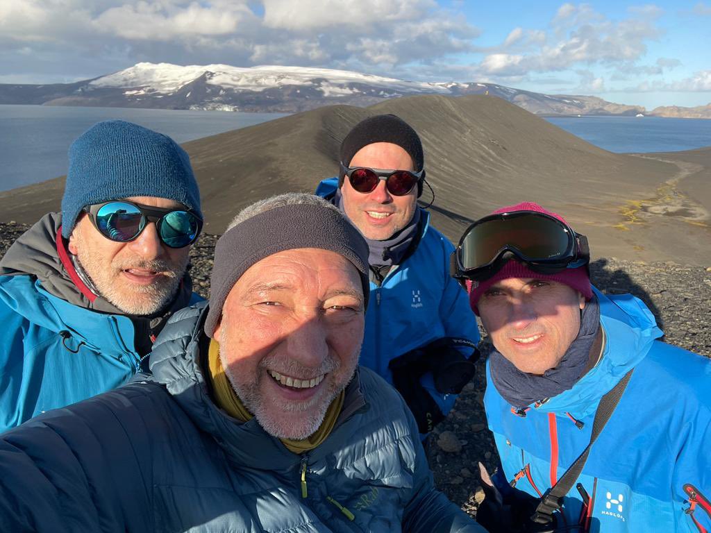 Antarctica field campaign in Deception Island studying algal degradation, warming and UVR with <a href="/jsouzatroncoso/">Jesus Souza Troncoso</a> #mlastra #jlopez <a href="/Antartica_ET/">Contingente Antártico ET</a> thanks to <a href="/EjercitoTierra/">Ejército de Tierra 🇪🇸</a> and their support <a href="/uca_biologia/">Departamento Biología</a> <a href="/Divulga_UCA/">UCC+i - Universidad de Cádiz</a> <a href="/univcadiz/">Universidad de Cádiz</a> <a href="/CIM_Uvigo/">CIM UVigo</a> <a href="/ECOCOST1/">ECOCOST</a>