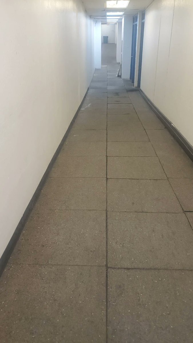 CRHRHockey's tweet photo. • Favorite wall
• Iconic rink bleachers with in your face pillars that go waaaay back 
• Spent a few birthdays in that party room
• The locker room walk that used to be two locker rooms
• The crowd

@FriendsofFDIA - it will return fresh and new https://t.co/TlRFSjjzxZ