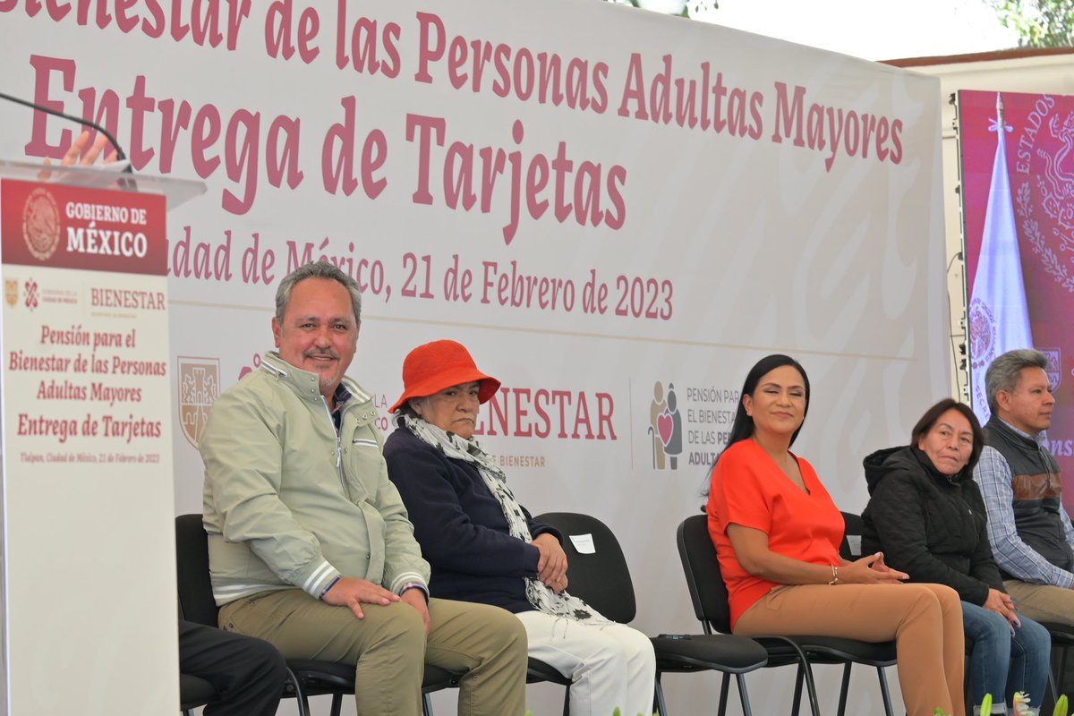 Entrega de tarjetas de la Pensión para personas #AdultasMayores en la alcaldía #Tlalpan 

Con <a href="/A_MontielR/">Ariadna Montiel Reyes</a> de <a href="/bienestarmx/">Bienestar</a> y la alcaldesa <a href="/alfagonzalezm/">Alfa González</a>, refrendamos que para el <a href="/GobiernoMX/">Gobierno de México</a> y el <a href="/GobCDMX/">Gobierno de la Ciudad de México</a> ustedes son lo más importante.

Pensión del Bienestar, derecho constitucional