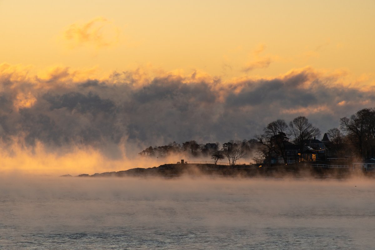 lwoodruff's tweet photo. @Lightroom Sea Smoke vibes... North of Boston 🥶☁️❄️🌫️ https://t.co/gsYdY7Oj2K