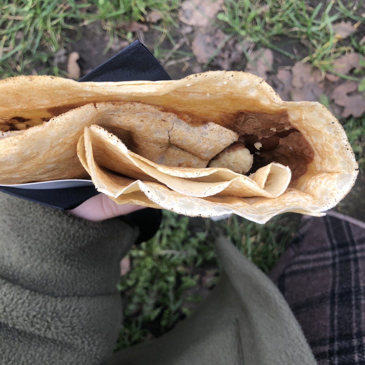 pretzelpilled's tweet photo. 2nd pancake of the day at lunchtime.. With chocolate , caramel and shortbread pieces Yummy !!!!! https://t.co/9PP4thE4zo