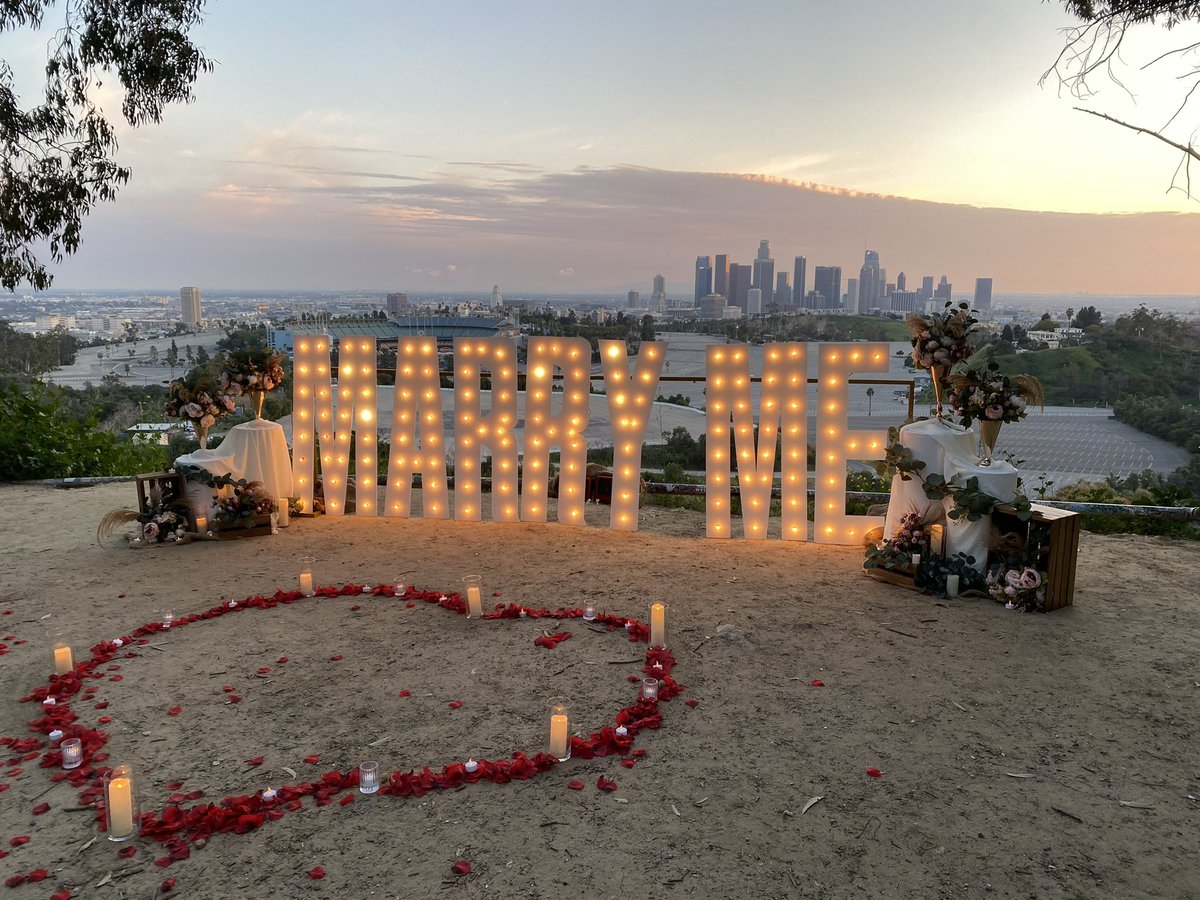 beeee_0's tweet photo. Living in an actual dream 💍🤍 https://t.co/ntdExeafBw