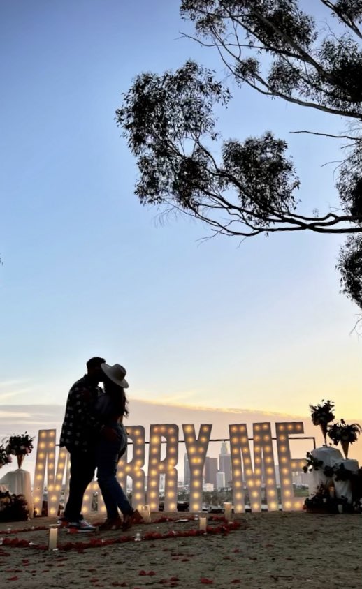 beeee_0's tweet photo. Living in an actual dream 💍🤍 https://t.co/ntdExeafBw