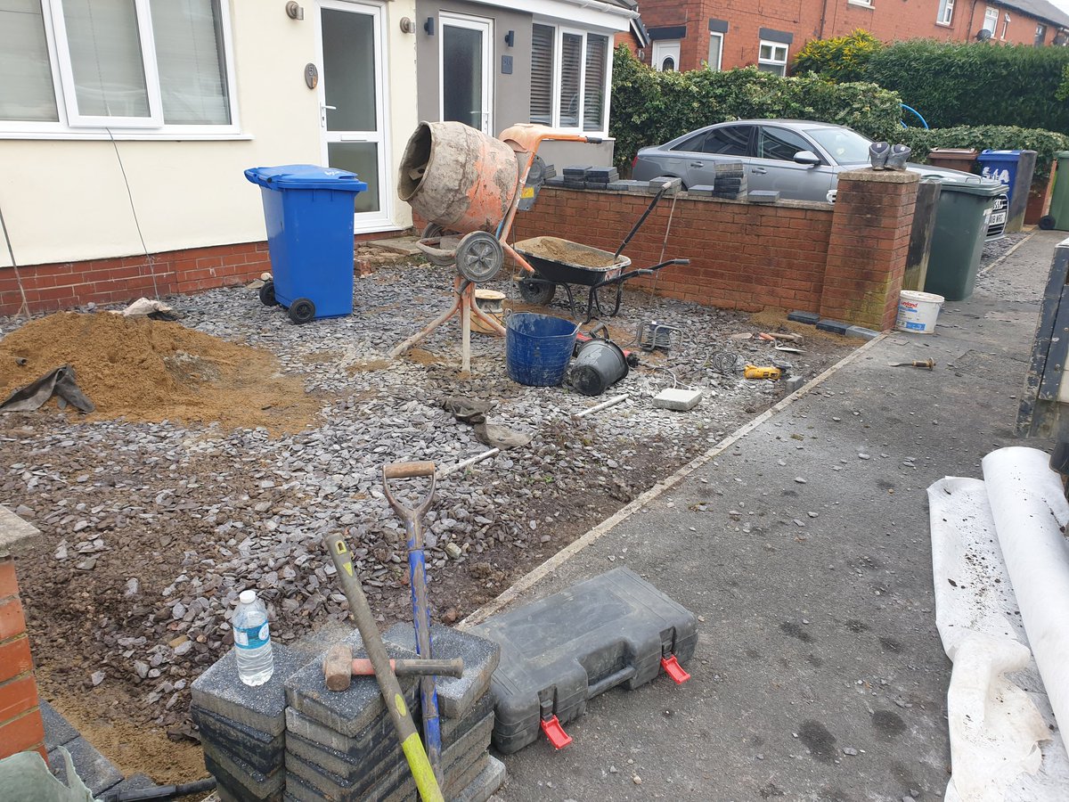GOAheadGardens's tweet photo. New #Driveway installed. Decorative gravel is a cost effective way to revamp your driveway. Very attractive, and easy #Maintenance. Thanks for looking - the #GoAheadGardens team. https://t.co/kBh1JY0wWf