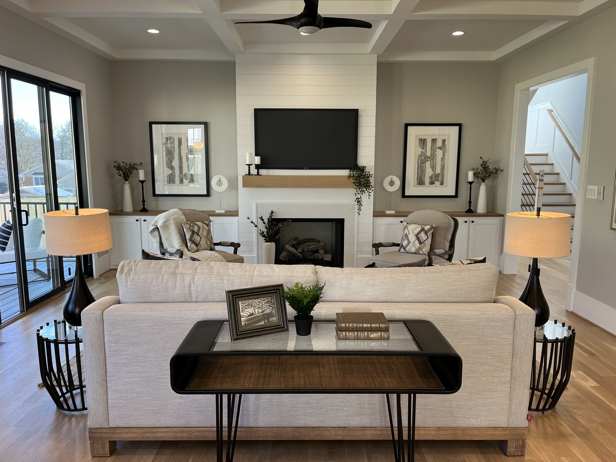 StagedInterior's tweet image. Step into this spacious and cozy new home in McLean!
• 1623 Dempsey St, McLean, VA 22101
• $2,649,900
• 6580 sqft

Interested in staging your property?
Use this link to get a QUICK QUOTE.
stagedinterior.com/quickquote
📞 703-261-7026

#homestaging #stagedinterior #staging