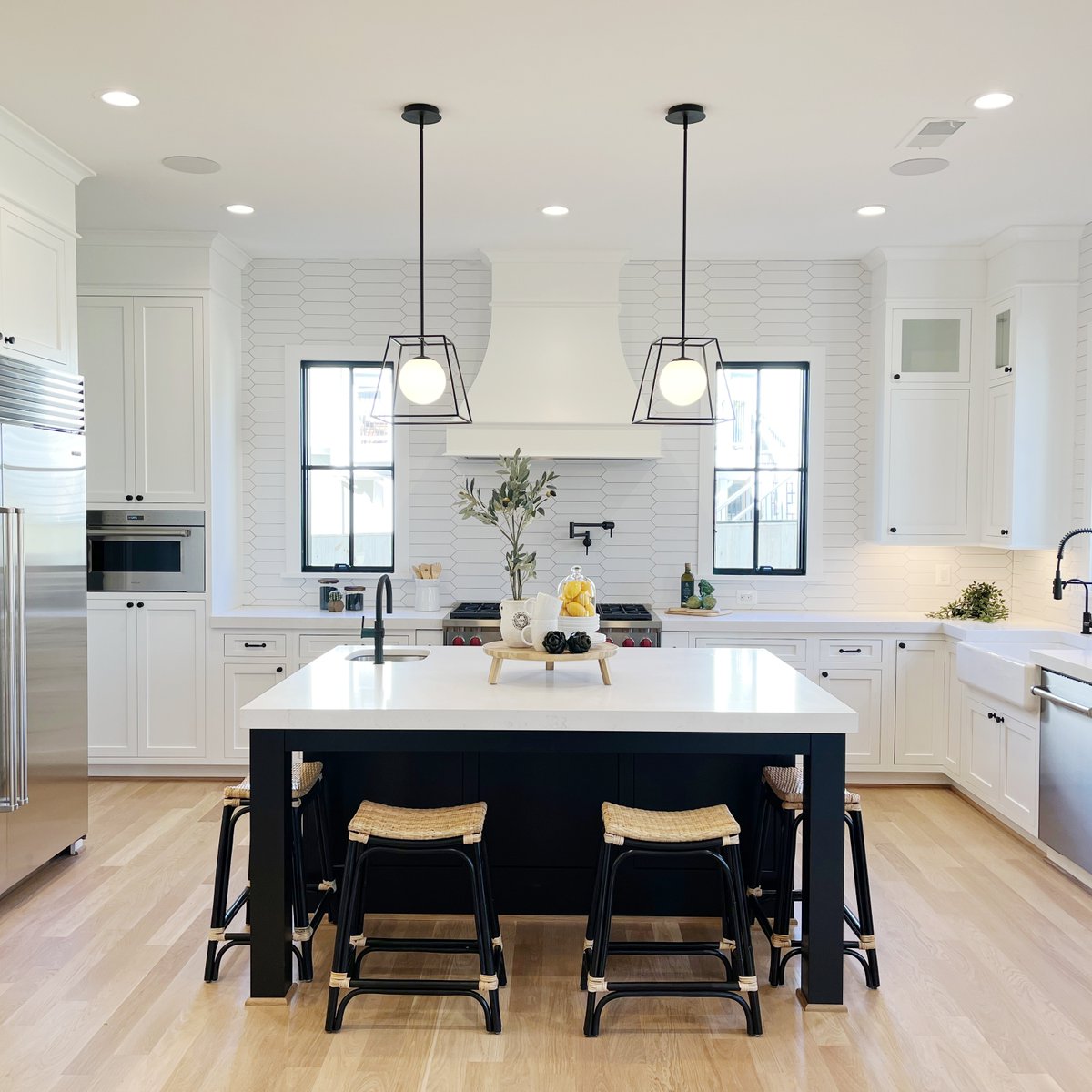 StagedInterior's tweet image. Step into this spacious and cozy new home in McLean!
• 1623 Dempsey St, McLean, VA 22101
• $2,649,900
• 6580 sqft

Interested in staging your property?
Use this link to get a QUICK QUOTE.
stagedinterior.com/quickquote
📞 703-261-7026

#homestaging #stagedinterior #staging