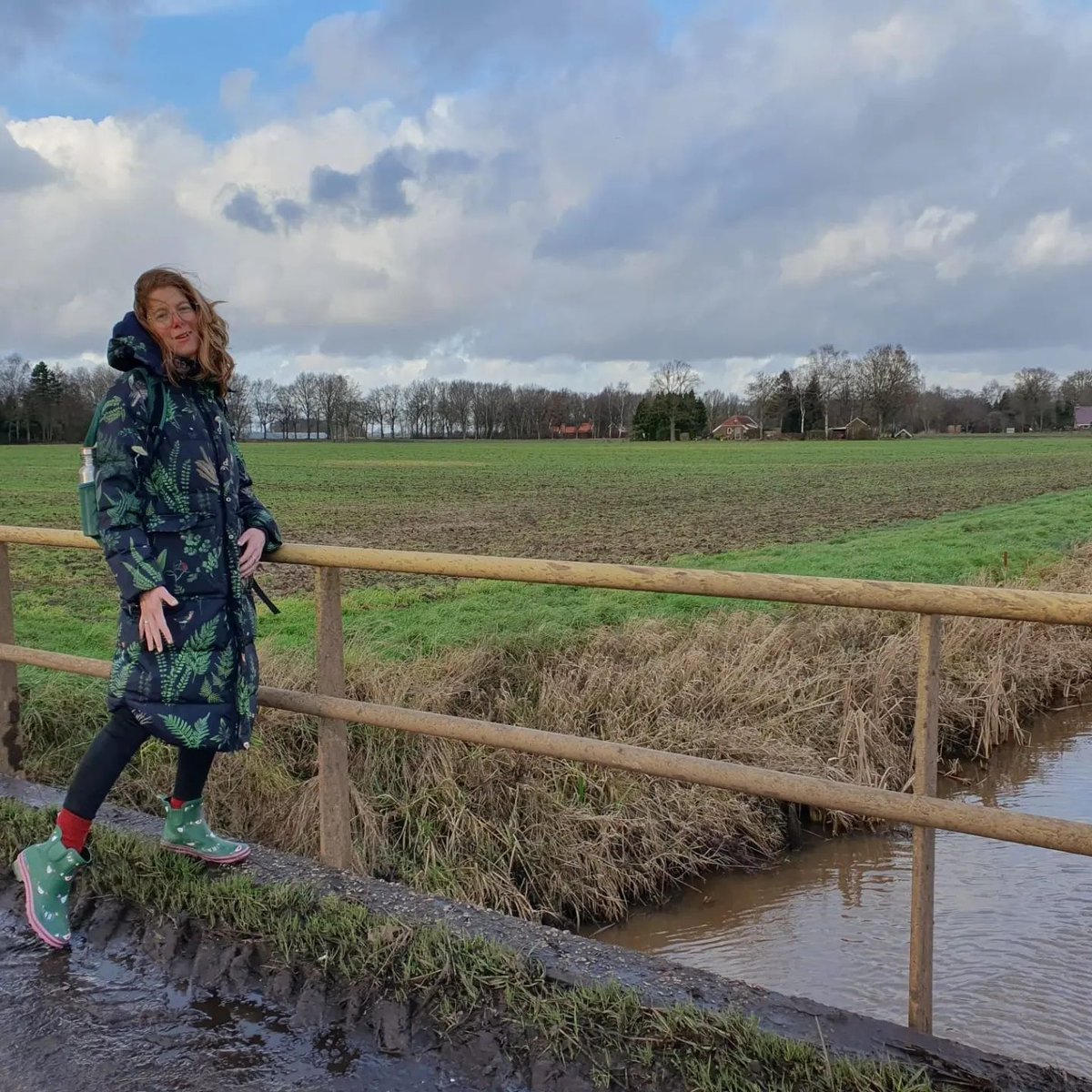 evercreatures's tweet image. Exploring the outdoors in a pretty funky pair of our Chicken Wellies, we love it! 

#repost 📸 @nadja_siersema

#chickens #chikcenwellies #LoveMyEvercreatures #wellies #countryside
