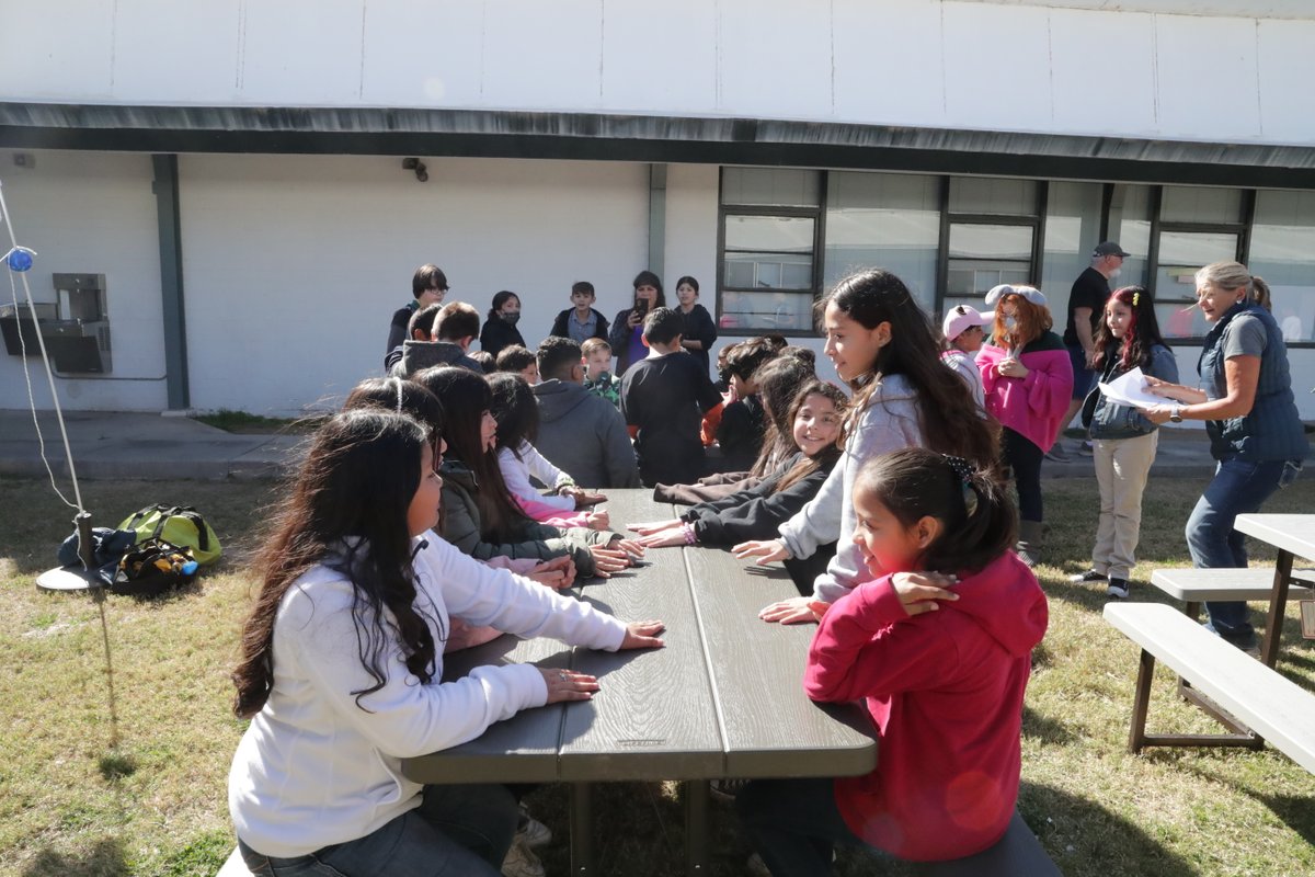 YumaDistrict1's tweet photo. Pecan Grove students received a special delivery of 6 picnic tables, courtesy of The 18 Hole Cocopah Ladies Golf Club, a perfect addition to Pecan Grove's outdoor learning.☀️#ONEteam #ONEcommunity #ysd1 #pecangrove #cocopahladiesgolfclub #generousdonation #outdoorlearning https://t.co/UI4bE4juSP