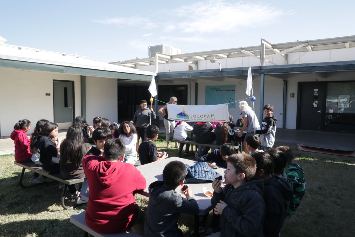 YumaDistrict1's tweet photo. Pecan Grove students received a special delivery of 6 picnic tables, courtesy of The 18 Hole Cocopah Ladies Golf Club, a perfect addition to Pecan Grove's outdoor learning.☀️#ONEteam #ONEcommunity #ysd1 #pecangrove #cocopahladiesgolfclub #generousdonation #outdoorlearning https://t.co/UI4bE4juSP