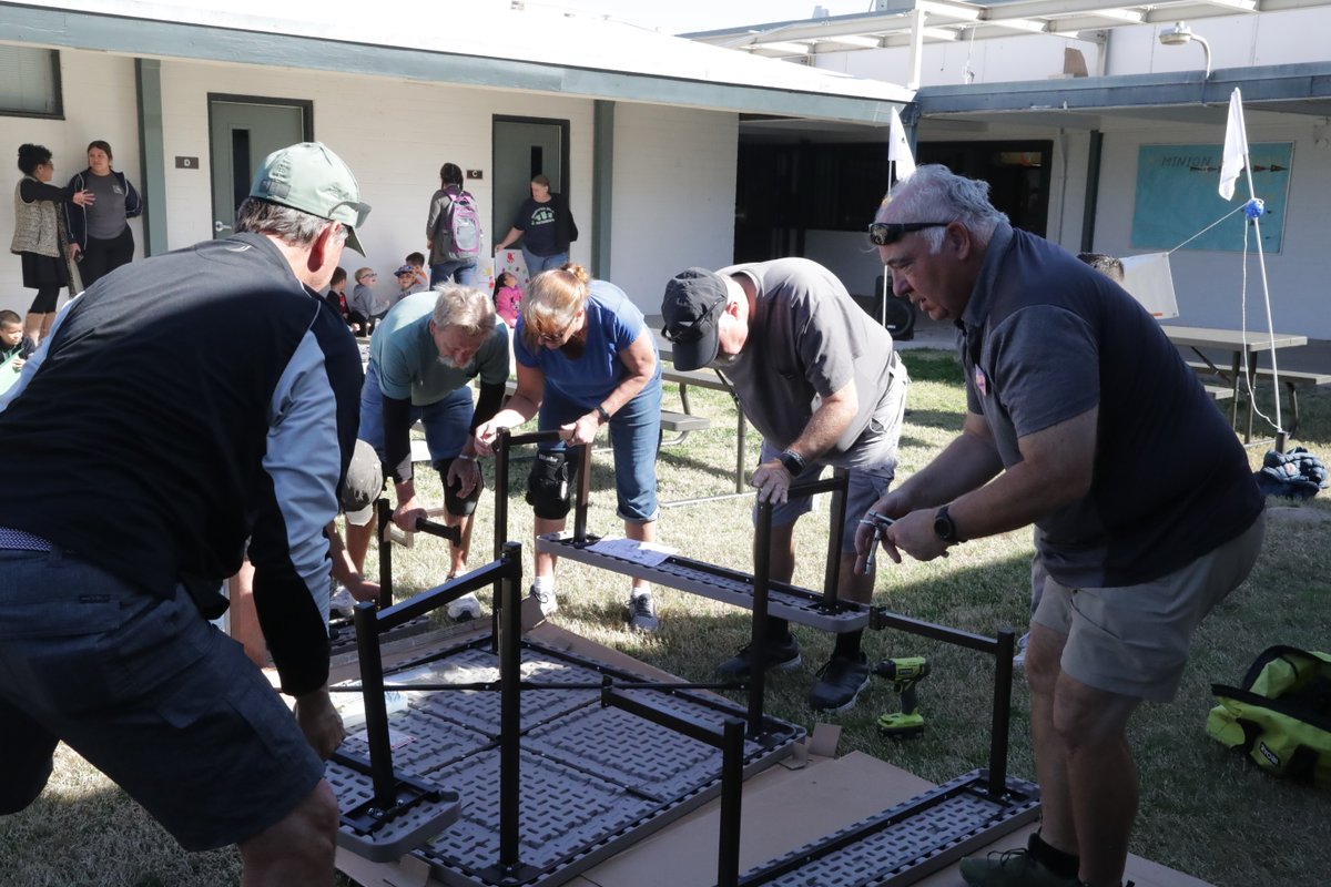 YumaDistrict1's tweet photo. Pecan Grove students received a special delivery of 6 picnic tables, courtesy of The 18 Hole Cocopah Ladies Golf Club, a perfect addition to Pecan Grove's outdoor learning.☀️#ONEteam #ONEcommunity #ysd1 #pecangrove #cocopahladiesgolfclub #generousdonation #outdoorlearning https://t.co/UI4bE4juSP