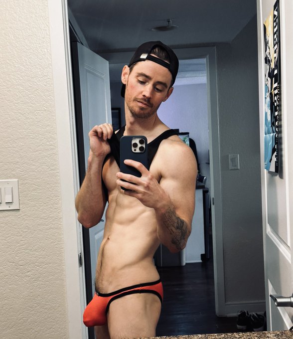 I think I need a larger size. 😵&zwj;💫 https://t.co/VTFAB9JwKp