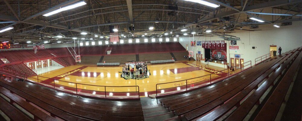 proberts27's tweet photo. Granted other states have some large gyms with awesome history, but I'll solve it for best in Kentucky.  Here is the gymnasium at Henry County High School, one steeped in Kentucky basketball history. @KySportsRadio @ryanlemond   (Photo credit: https://t.co/HTTxu2CC77) https://t.co/LXRdfniOEq