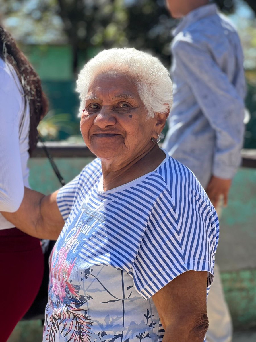 franknerperez's tweet photo. Hola

¿tienen una Bisabuela tan bonita como la mía?🥹💙 

Ya, solo venía a presumirla❤️
#Twitter https://t.co/ivOI7HIaCB
