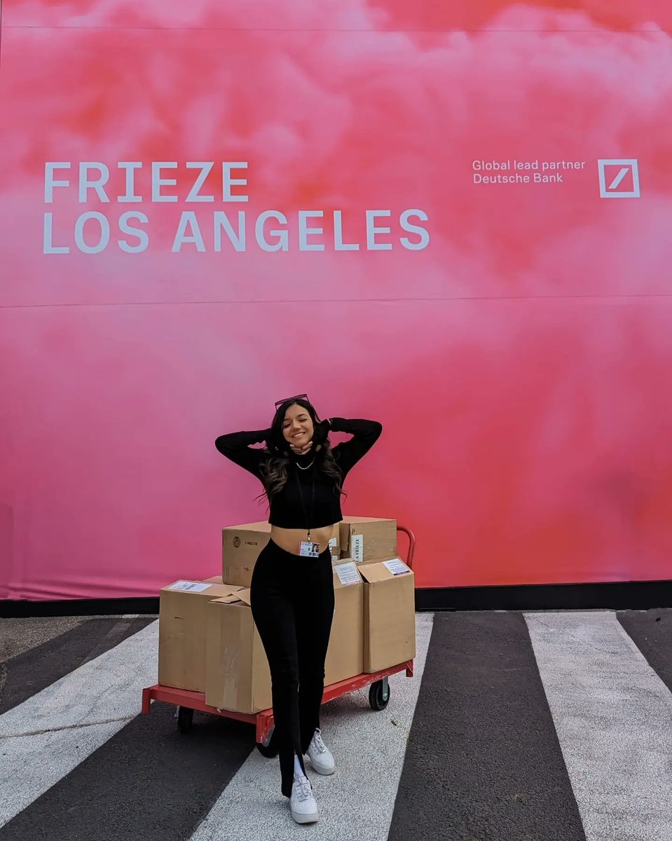 __urfavtaurus's tweet photo. y e a r 2 🖼️🎨
the fabulous life of the distrib team
#friezela #werk #distributionteam https://t.co/1D0AYOd6zh