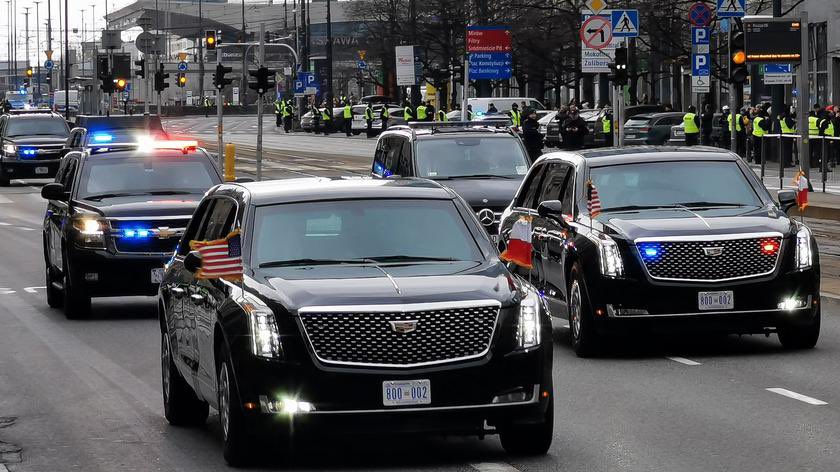 hesinski's tweet photo. nam każą ograniczać mięso latanie spaliny itp a tu takie cyrki #Biden @warszawa #Poland #USA @AndrzejDuda @JoeBiden https://t.co/wwq11cWPcP