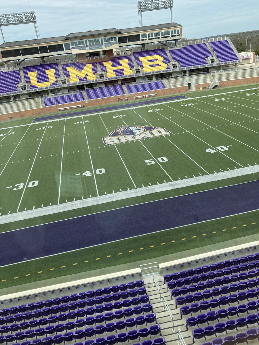 Loved the visit🤘🏾🙏🏽💜💛 !!@Coach_LHarmon <a href="/Manmakerallday/">Nathaniel Jones</a> @CoachSixSix