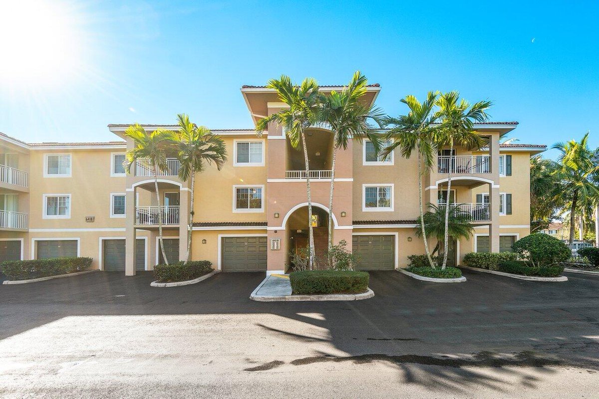 DeSignoriCarina's tweet photo. Finally - open the door to a place you and your family will love to call home. #newhome #homesforsale  https://t.co/IAGjlJhfAw https://t.co/ZIvT6ShzQ5