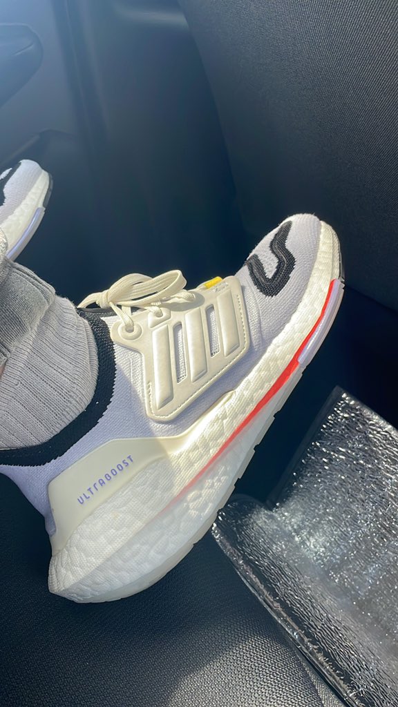 JGrahamwillis's tweet photo. @MeganBitchell Adidas ultra boost are great for everyday use and running when u need to https://t.co/QyNfZ4ZgUR