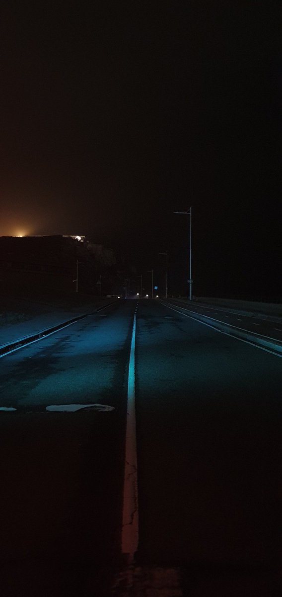 LostRosalesCoru's tweet image. Paseo marítimo entre el #Milenium y el ascensor de #SanPedro sin iluminación @ConcelloCoruna