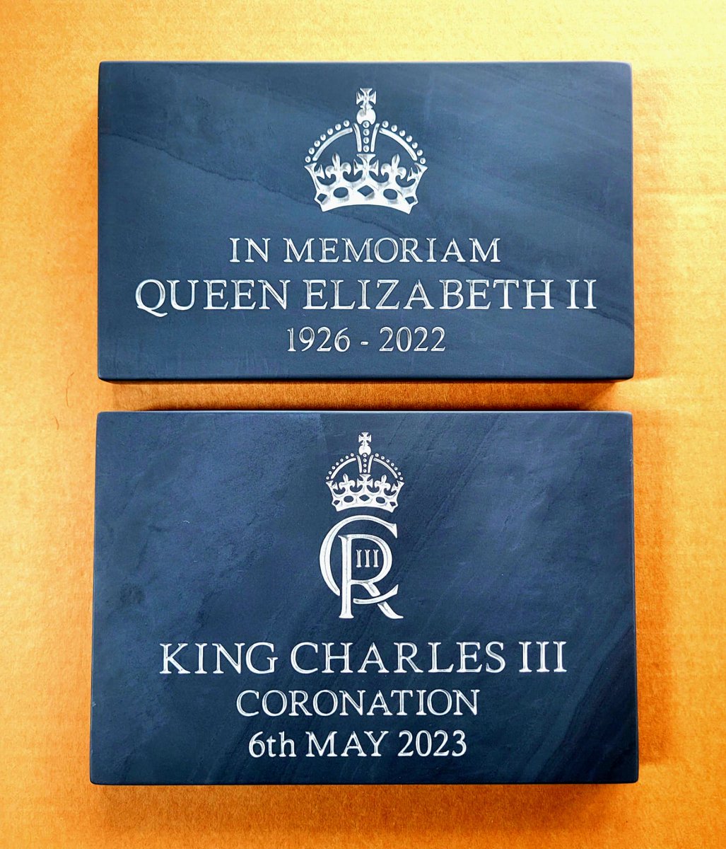 SlateWorkshop's tweet photo. 🏴󠁧󠁢󠁷󠁬󠁳󠁿👑🏴󠁧󠁢󠁷󠁬󠁳󠁿Some lovely commemorative plaques leaving the workshop this week, only the best Welsh slate material used in memory of Queen Elizabeth II and to commemorate the coronation of King Charles III. 🏴󠁧󠁢󠁷󠁬󠁳󠁿👑🏴󠁧󠁢󠁷󠁬󠁳󠁿 #KingCharlesIII #HRH #Queen #QueenElizabethII #WelshSlate #slate https://t.co/SjZmxcVwid