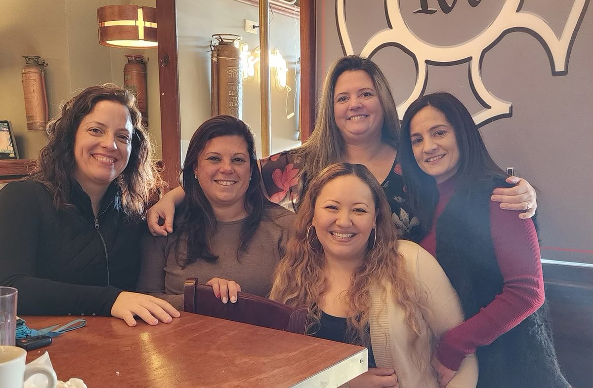 ladder133's tweet image. After Class or After Work, Gather Your Group for Happy Appy Hours! 😀
Daily Deals &amp;amp; New Weekly Specials!

#gatheratladder #friarfamily #happyhours #401eats #pvdrinks #workfriends #socialtimes #ladder133kitchenandsocial
