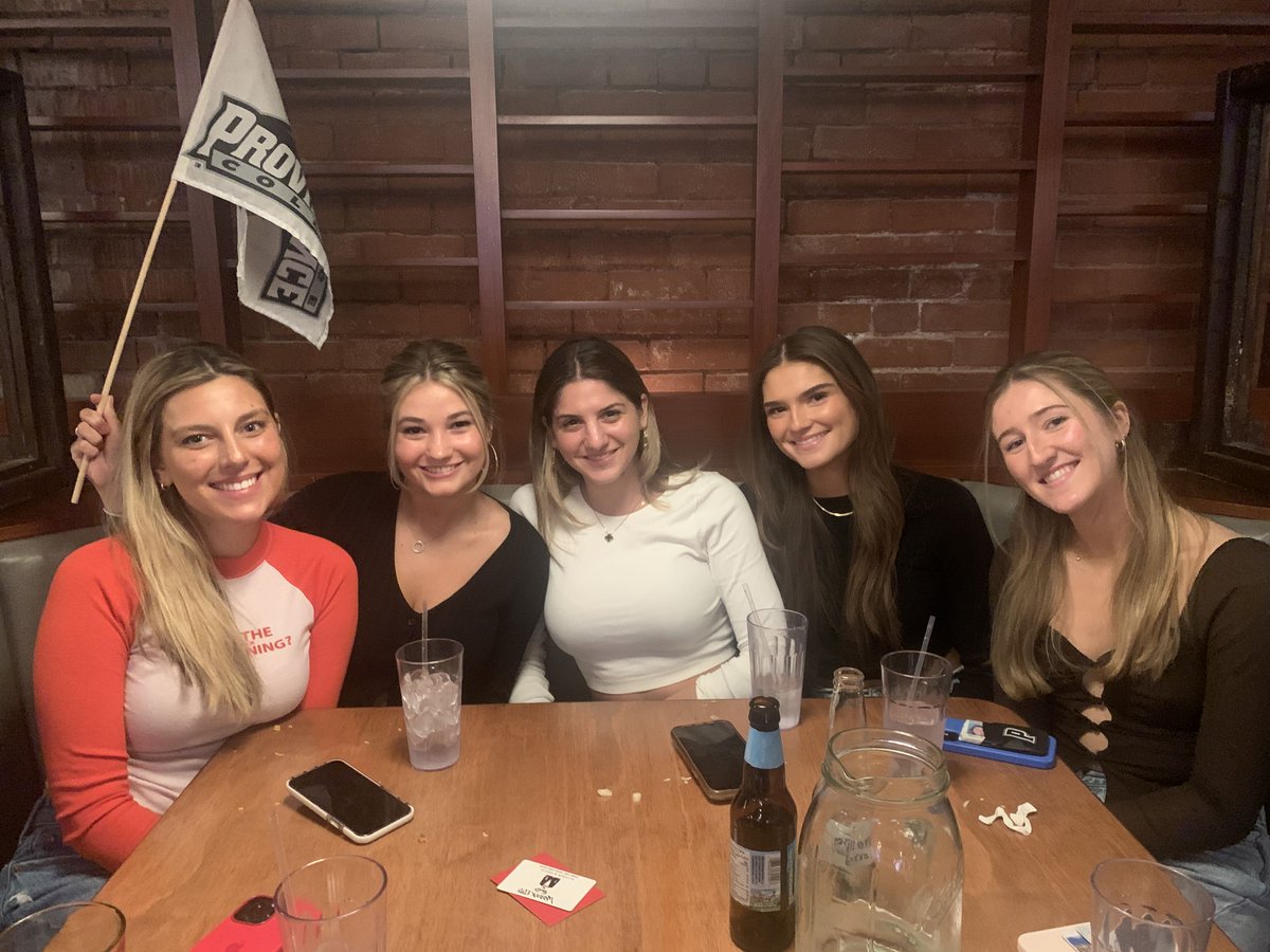 ladder133's tweet image. After Class or After Work, Gather Your Group for Happy Appy Hours! 😀
Daily Deals &amp;amp; New Weekly Specials!

#gatheratladder #friarfamily #happyhours #401eats #pvdrinks #workfriends #socialtimes #ladder133kitchenandsocial