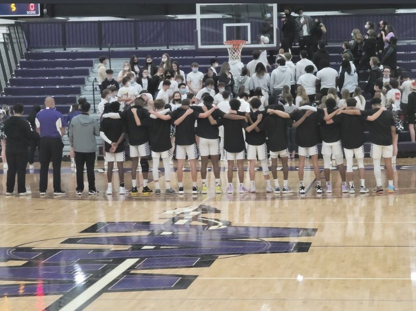 WoodhavenHoops's tweet photo. Senior Night Tonight vs Edsel Ford. We would like to thank Ethan, Dom, Aaron, Fred, Josh, Dwight &amp; Kevin for all their hard work and dedication to our basketball program. https://t.co/LfSKIIk0NJ