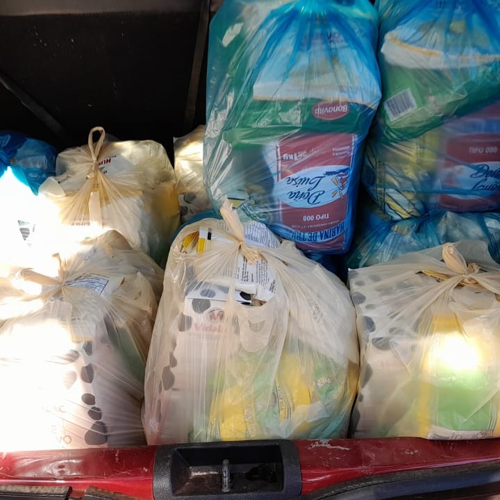 tekopora's tweet photo. Entrega de módulos alimentarios a familias vulnerables #ayudanosaayudar 
@gracemoraez https://t.co/EcLaZochY7