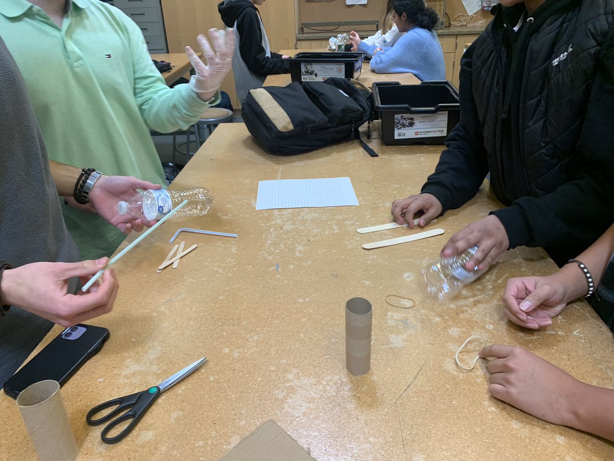 SpartanSOT's tweet photo. Our students competed against each other by building boats and see which group can build the fastest boat! https://t.co/7YIsQ24pxL