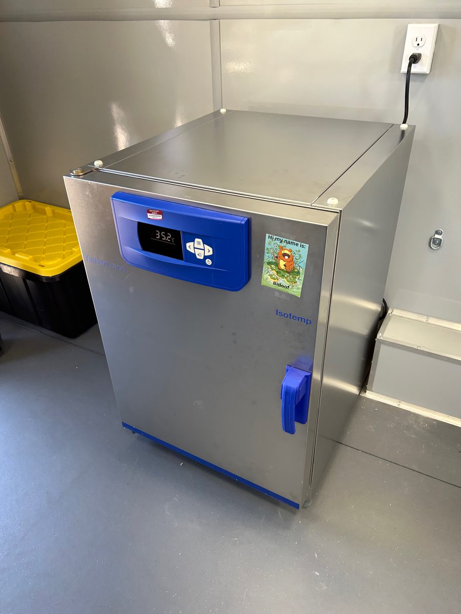 OklahomaDEQ's tweet photo. Check out our #MobileLaboratory! In 2022, we purchased this lab using federal grant funding. It provides enhanced field testing capabilities, regional #EmergencyResponse testing, lead testing in #Schools, scientific outreach & more! #Oklahoma #Environment #Science https://t.co/Pybhz4SU84