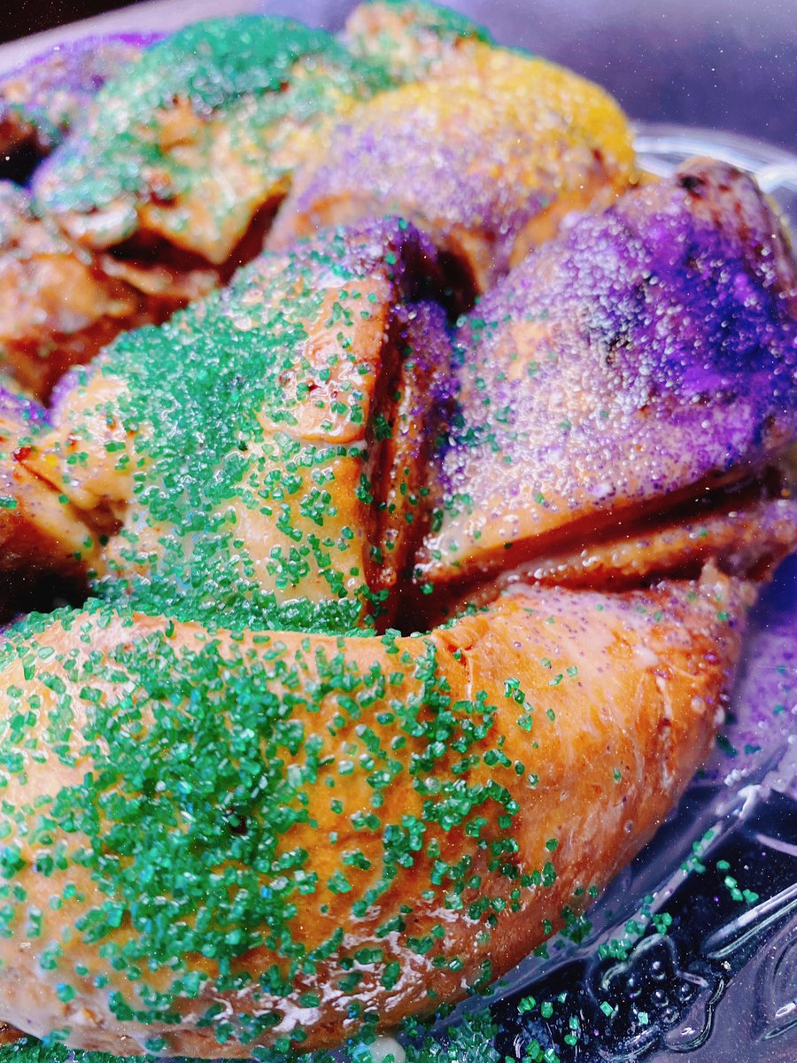 KulinaryKeri's tweet photo. Vegan King Cake~
#kingcake #itsvegan #FatTuesday https://t.co/8bYp1fEEoA
