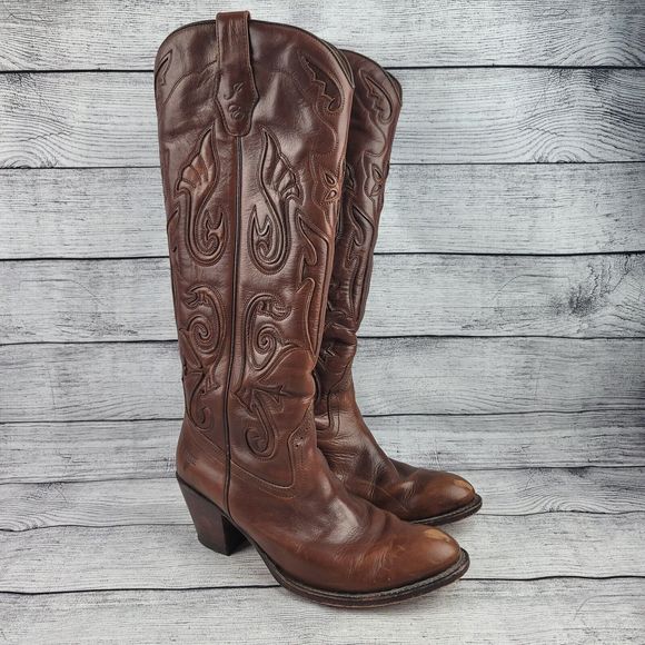 gigworn's tweet photo. So good I had to share! Check out all the items I'm loving on @Poshmarkapp #poshmark #fashion #style #shopmycloset #bobmackie #alfani #frye: https://t.co/LXlbrYB5mx https://t.co/1M6q3LnIuZ