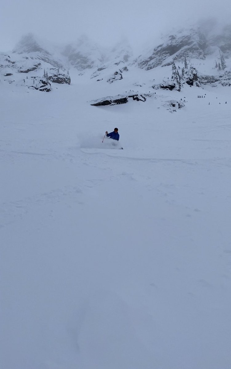Snowbunnyhug's tweet photo. Shout out to my bro @lahey_cory for being the best #powder ski buddy!! #powdertothepeople #skiing https://t.co/zmK7tSLG0M