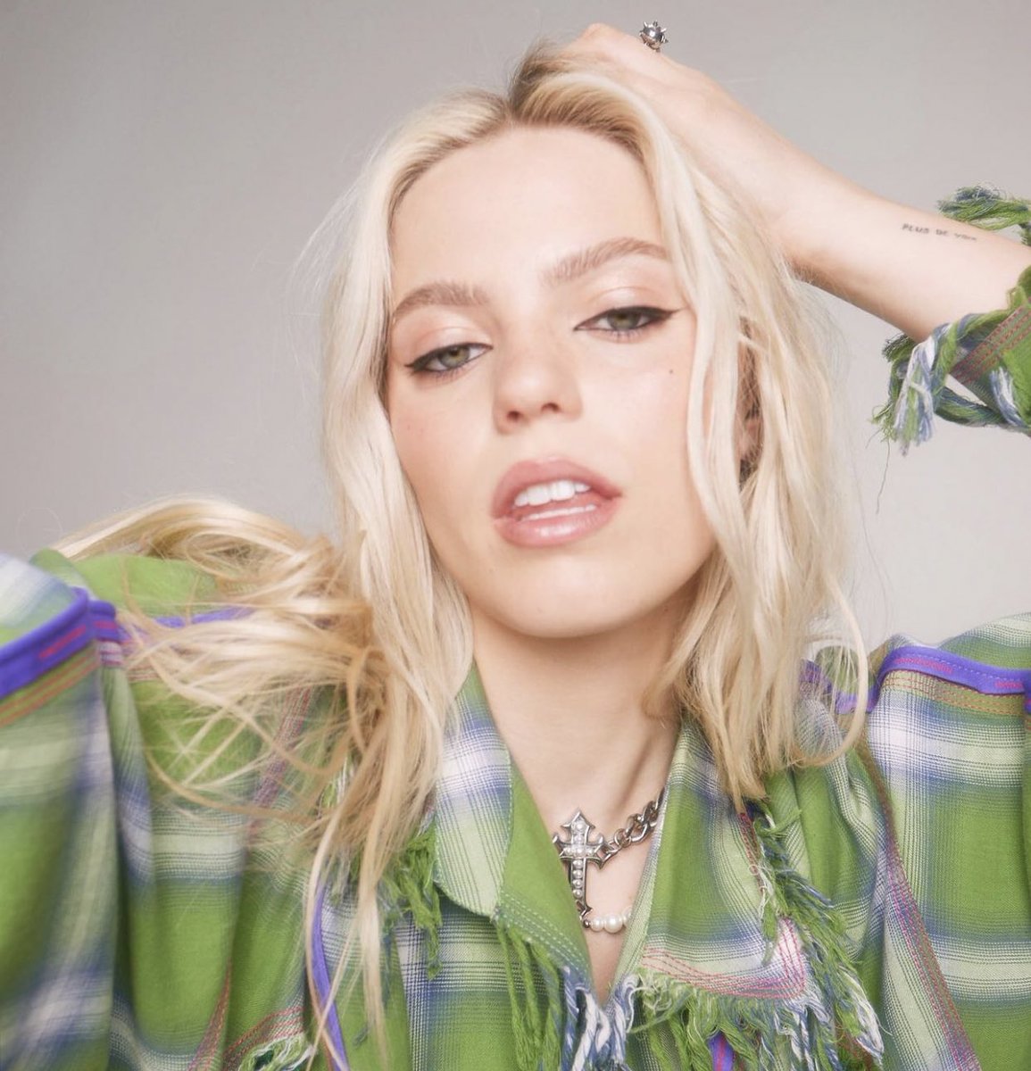 LINDA! Reneé Rapp | Instagram