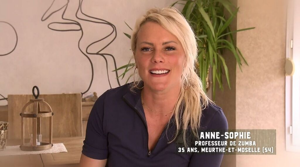 la_tourte's tweet photo. Qui est Anne-Sophie, la professeur de Zumba, candidate de Koh-lanta 2023, le Feu Sacré ? https://t.co/SgYnOnSfkG https://t.co/Qx9EYQdqRP