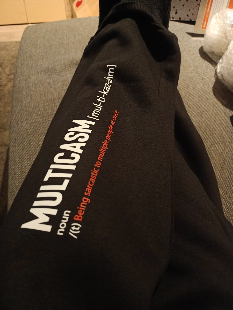 terptm's tweet image. Mijn Multicasm huispak. 
Multicasm [mul-ti-kaz-uhm]
noun /(t) being sarcastic to multiple people at once #sarcasticbitch #Project4 #PROJECTFOUR #sarcasm #sarcasme #huispak #lekkerwarm