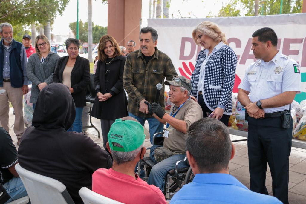 DifCajeme's tweet photo. DIF Cajeme en coordinación con Programas Preventivos de Seguridad Pública, realizaron entrega de cobijas, botas, camisetas y despensas a integrantes del programa “Lavacarros”.
#DIFCajeme #ProgramasPreventivos #SeguridadPublica #SumandoVoluntades #lavacarros #MunicipiodeCajeme https://t.co/F3jD5ZVmTJ