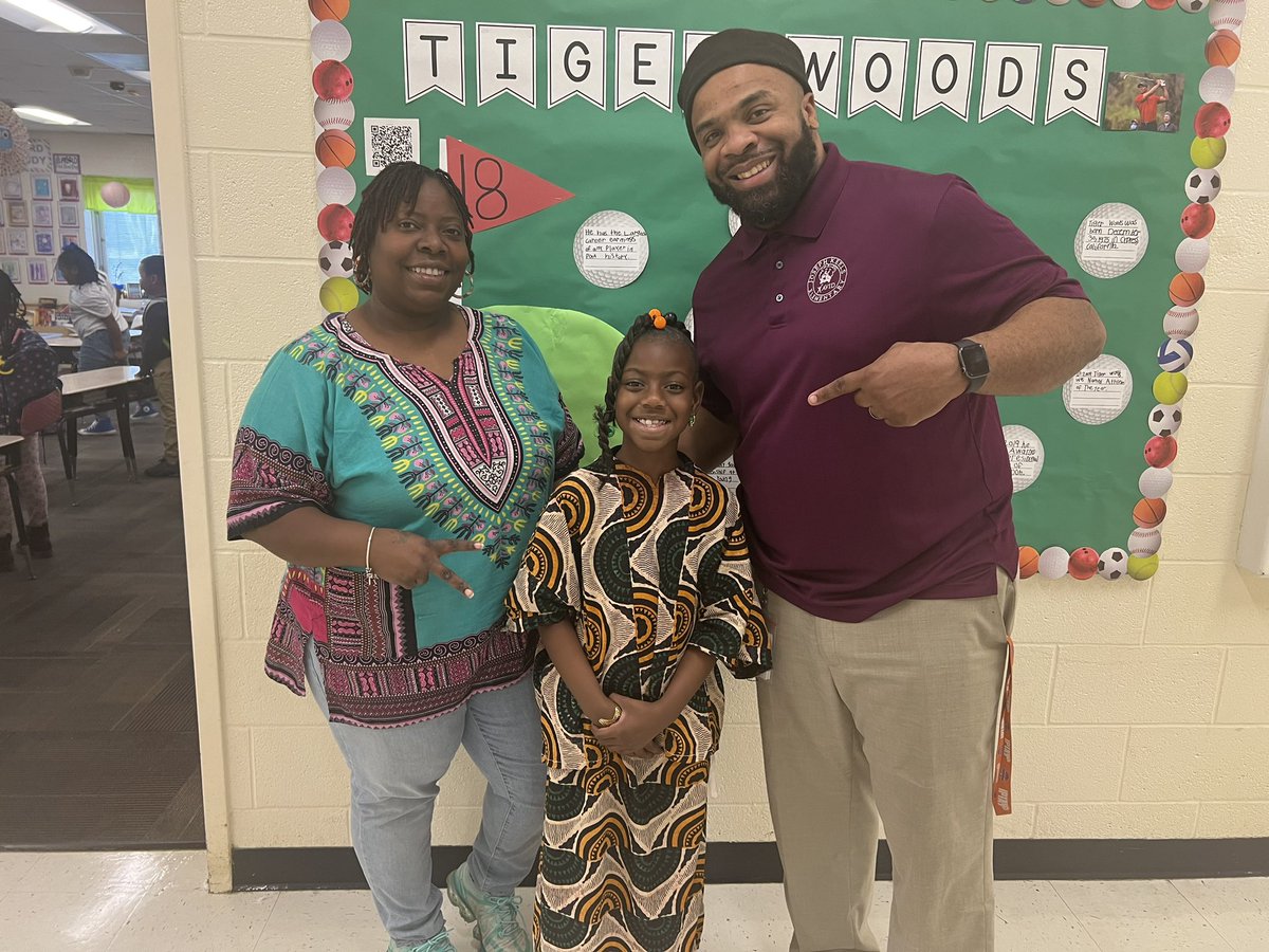 CarswellTiger9's tweet photo. JKE Black History Month Spirit Week. I loved wearing my Kufi today and explaining the significance to my curious scholars!! @Premier100_R2 @RichlandTwo https://t.co/3BwIPinujH