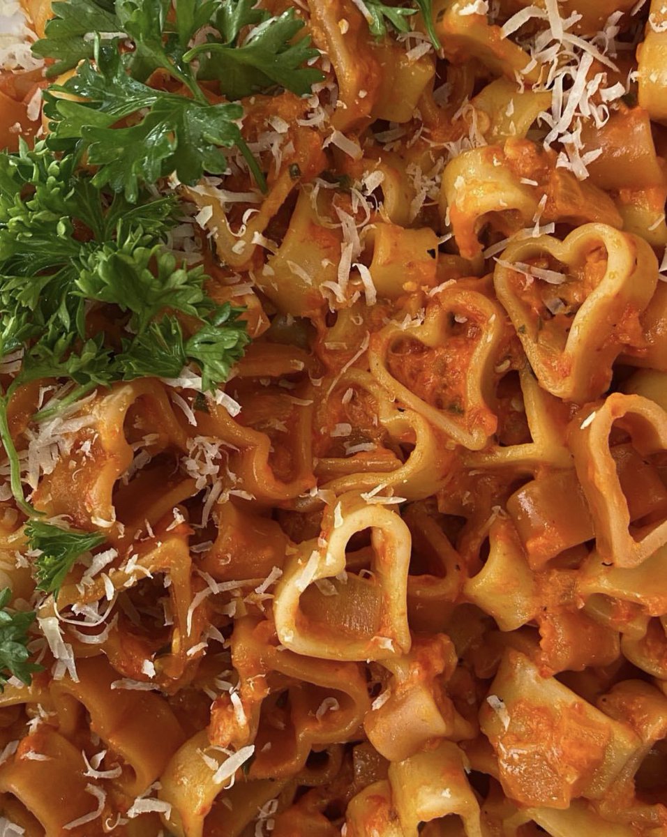 chanelkake's tweet photo. —heart shaped pasta https://t.co/oNJe0w7rPM