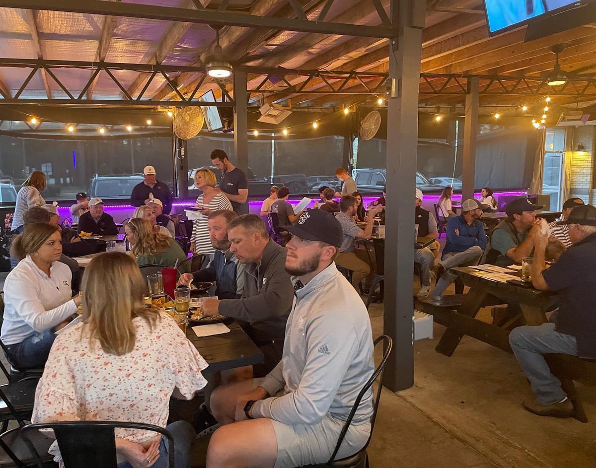 ccollinsGS's tweet photo. Wow, what a night! 

Cannot thank @TheLastDriveGS Committee (Ryan, Matt, Zach &amp; Dennis) enough for the time and effort to help support the @GaSouthernGolf &amp; @GaSouthernWGolf programs 🙏 

Statesboro &amp; Eagle Nation.. Thank you!!This is a special place‼️

#HailSouthern 🦅 https://t.co/8sYnp9VE0i
