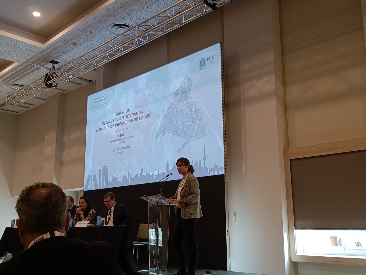 CiruUrgDonosti's tweet photo. Dos días intensos de charlas llenas de novedades, controversias, casos clínicos y nuevos enfoques entorno a la cirugía de urgencia y trauma, de la mano no solo de los referentes  en nuestro área sino también contando ciruj@nos jóvenes y residentes #rnurgenciasaec2023 @StcuaeC https://t.co/0mYxGv96Uv