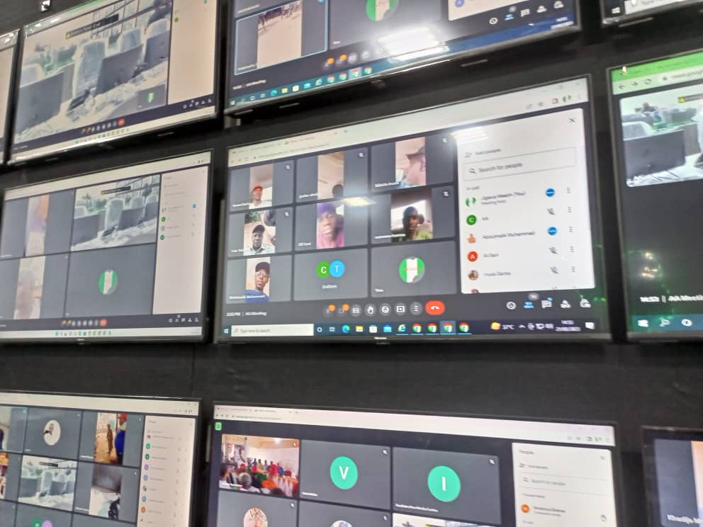 TonyeBarcanista's tweet image. Atiku Abubakar is a moving train, riding on the mandate of Nigerians to lead PDP to victory #PDPRoad2Victory