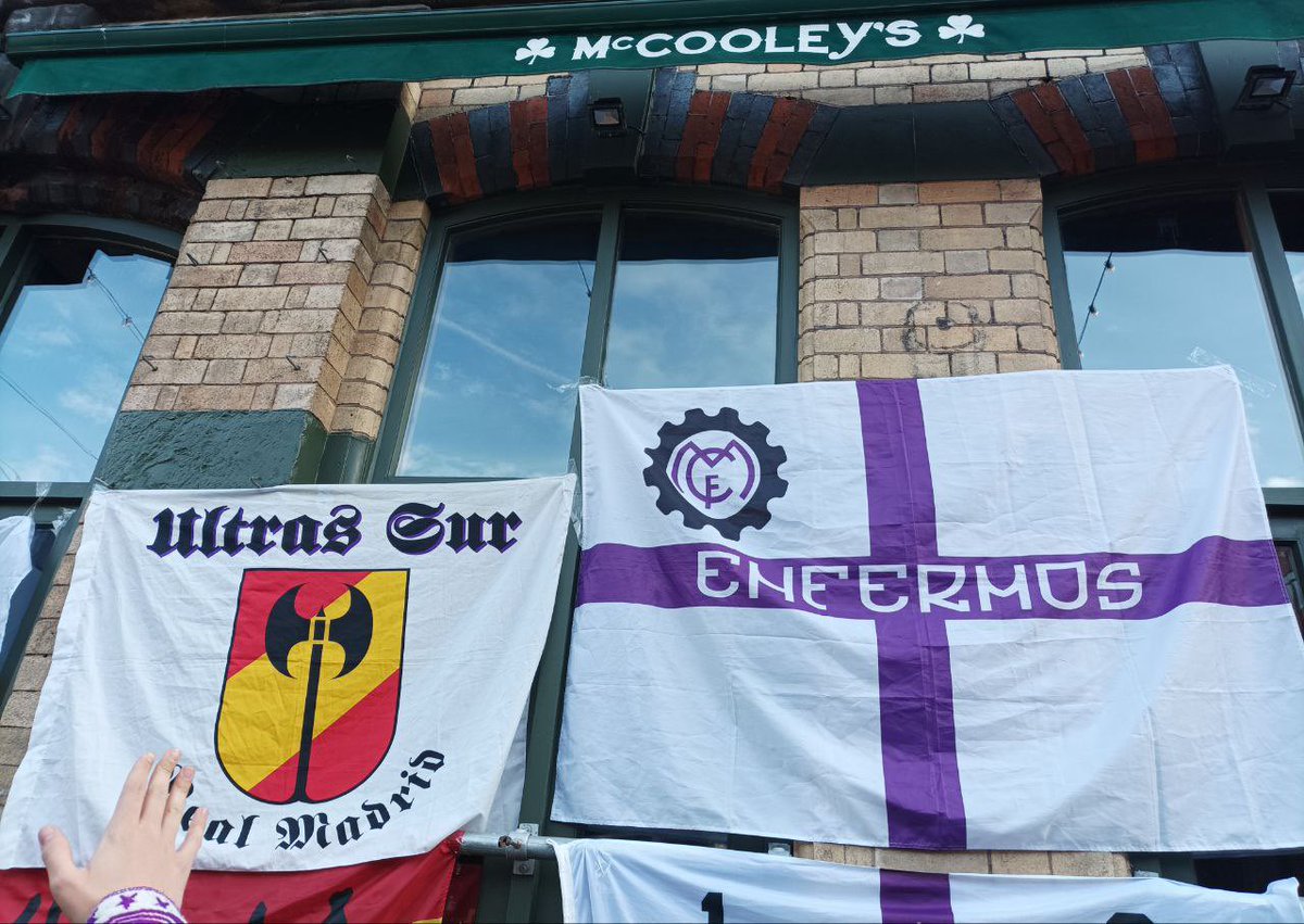 FondoSur_1980's tweet image. Cada partido, vuelvo a estar a tú lado. #LiverpoolVsRealMadrid #ChampionsLeague #HonorALosDesplazados #SiempreUltras