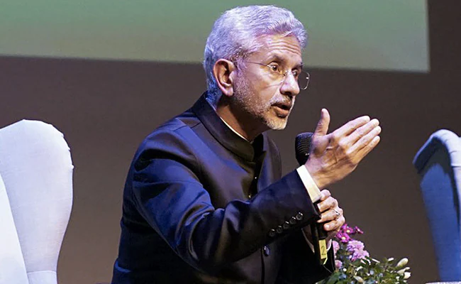 ndtv's tweet photo. "Indira Gandhi Removed My Father As Union Secretary": S Jaishankar  https://t.co/dBAE2BJnnT https://t.co/QeOn5vIdQp