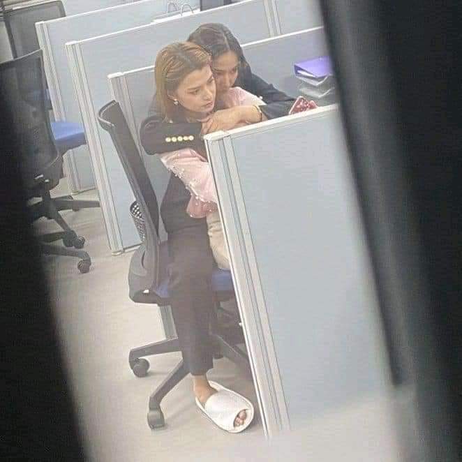 ItsmeTwinkle143's tweet photo. 🌈The Real FreenBecky 🥰🥰🥰
So pretty 🥰
#FreenBecky #iloveyou #GL #rainbow 🌈🥰
Take some rest 🫶 https://t.co/q8psUDp33N