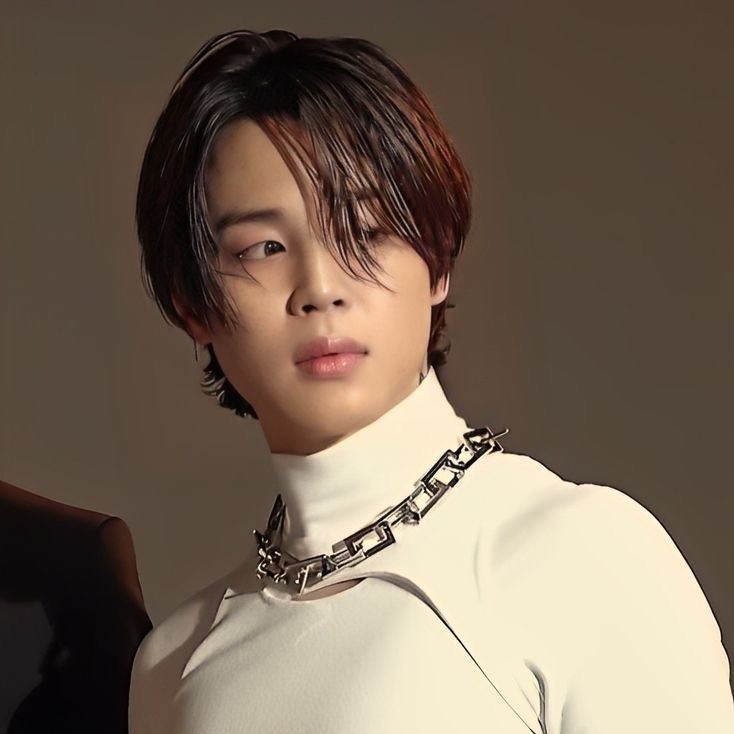 kiss_seven7's tweet photo. — Hilo informativo sobre el primer álbum en solitario de #JIMIN titulado "FACE"

Bighit: "FACE tiene que ver con Jimin enfrentándose a sí mismo mientras se prepara para su próximo paso como solista. Jimin verá a los fans a través de varias actividades, incluido el lanzamiento [+] https://t.co/oeScdXAzIO